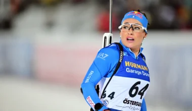 ▶ Těsný první individuál sezony. Wiererová porazila Leinamovou o tři desetiny sekundy — ČT sport — Česká televize