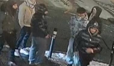 6 suspects at-large after 2 males stabbed during fight at downtown restaurant: Toronto police - CTV News