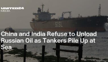 China and India Refuse to Unload Russian Oil as Tankers Pile Up at Sea