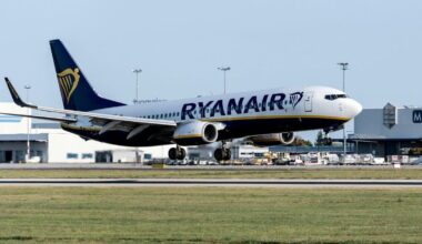 Ryanair menace de supprimer 20 lignes en Belgique sur fond de bras de fer fiscal
