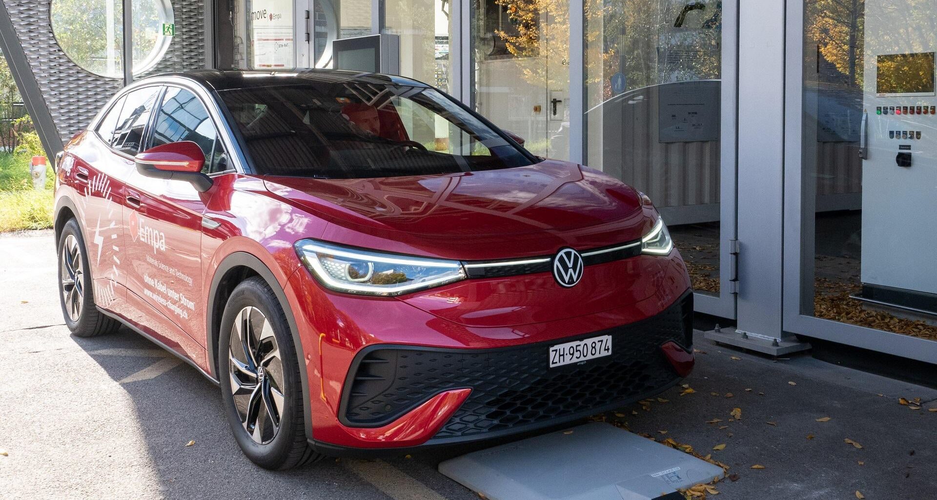 Wireless EV charging tested in Switzerland shows 90% efficiency, major grid benefits