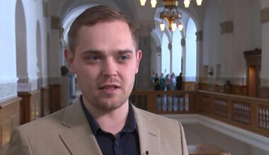 LA'er om kontanthjælpsfamilier: Køber de svømmeudstyr eller smøger?