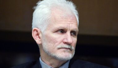 Išlaisvinti 123 Baltarusijos politiniai kaliniai, tarp jų – Bialiatskis, Kalesnikava