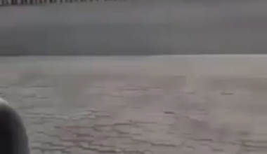 Norwegian instructors respectfully bid farewell to their Ukrainian fellow soldiers after training..🇺🇦🇧🇻