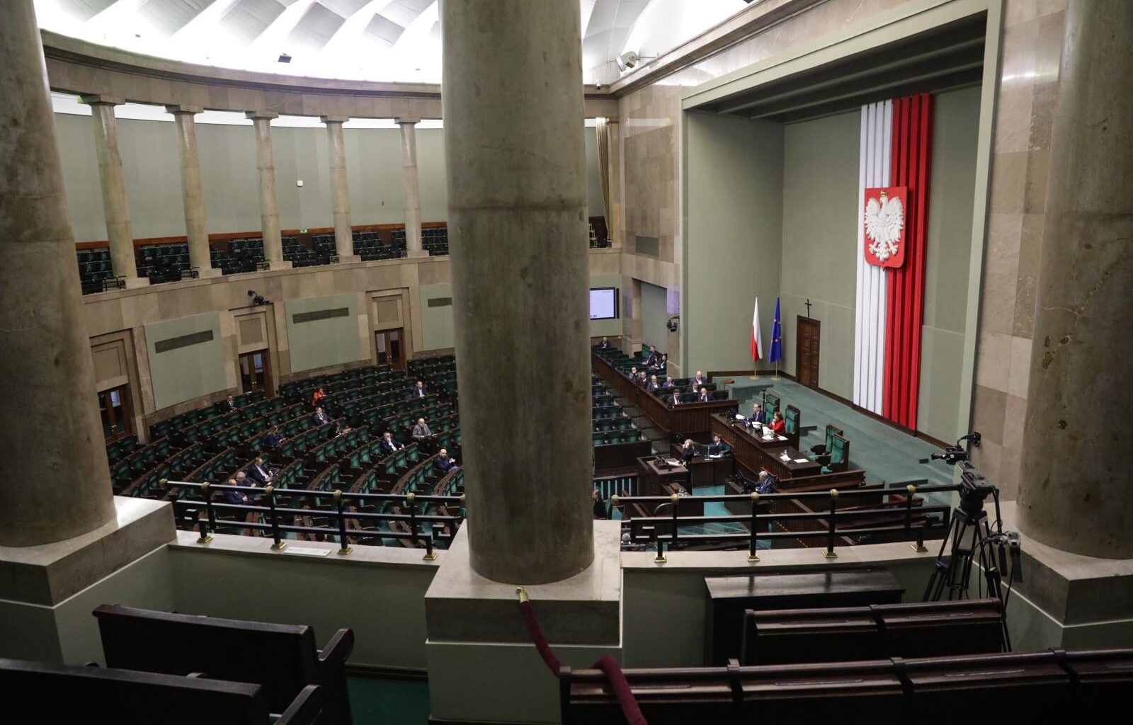 Poland says Ukrainian refugees contribute more than they cost