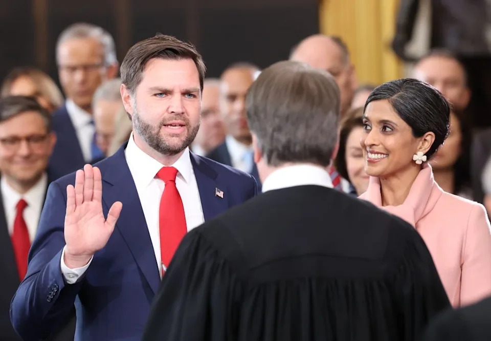 jd vance is being sworn in