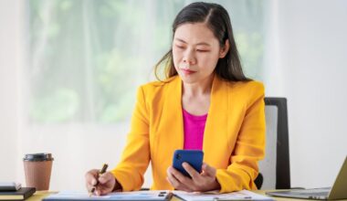 Which Cryptocurrency Has More Upside? Bitcoin vs. Cardano