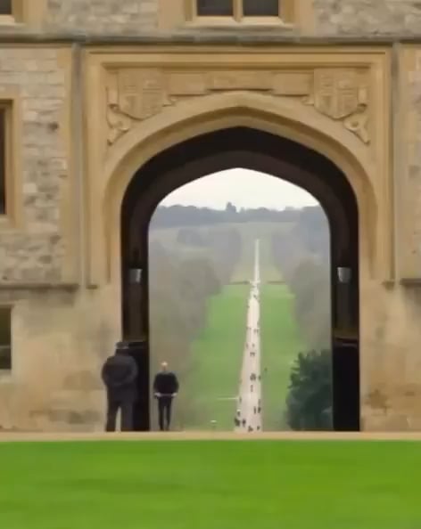 Throwback to Prince William riding an electric scooter to meet Eugene Levy, apparently he uses it to get around Windsor Castle grounds