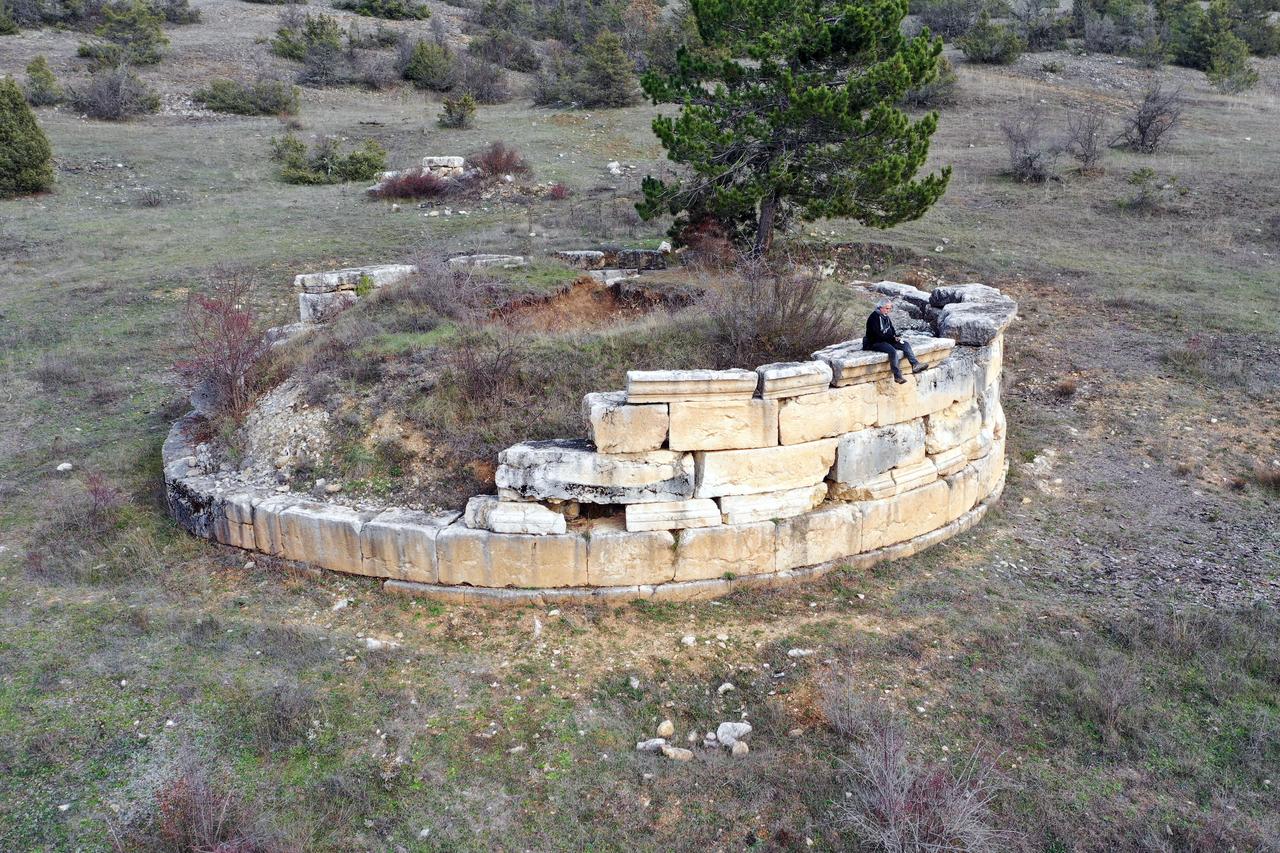 A nearly 2,100-year-old tumulus in Kastamonu, northern Türkiye, Dec. 30, 2025. (AA Photo)