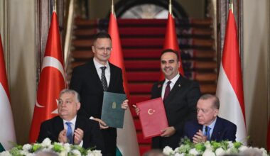 Türkiyes Minister of Industry and Technology Mehmet Fatih Kacir (2nd R) and Hungary’s Minister of Foreign Affairs and Trade Peter Szijjarto (2nd L) sign a Memorandum of Understanding on cooperation in several fields in Istanbul, Türkiye, on Dec. 8, 2025. (AA Photo)