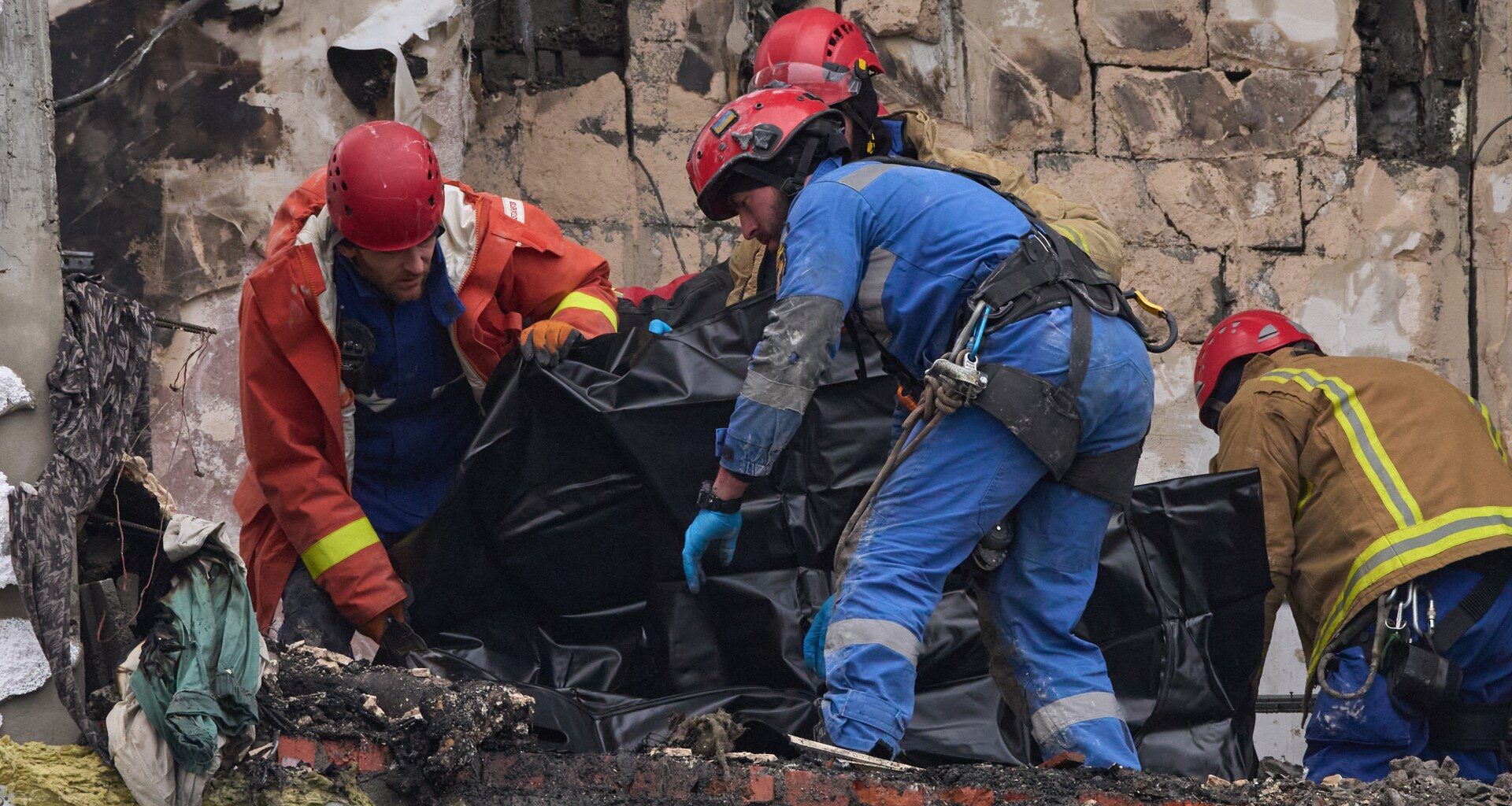 Two killed as Russia hammers Ukraine before Trump-Zelenskyy meeting | Russia-Ukraine war News