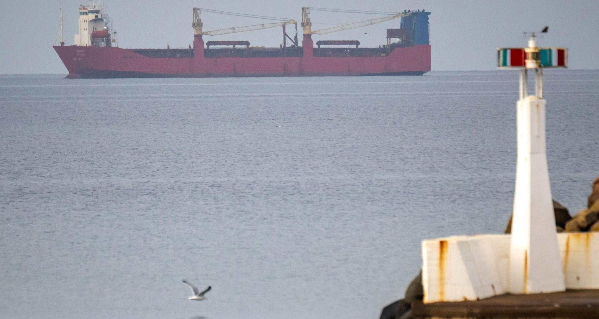 Sweden boards Russian ship