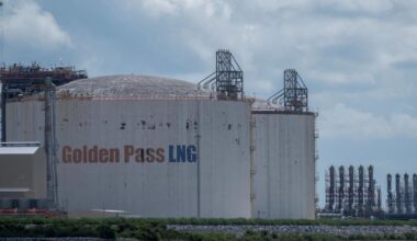 Qatar awards $4B gas deal in push to meet LNG output