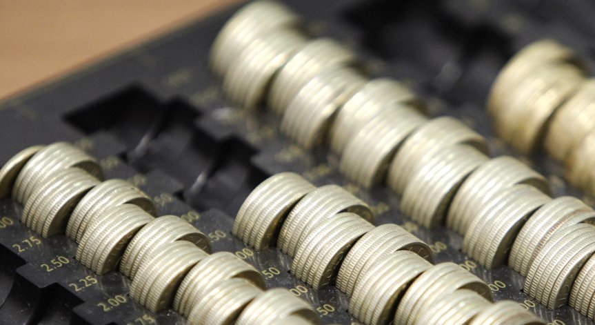 От днес в България се продават пакети с евромонети