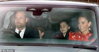 Pre-Christmas lunch at Buckingham Palace today 🎄🧑‍🎄