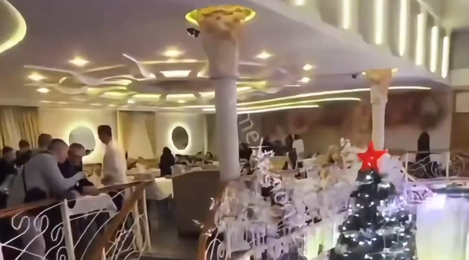 Russians dancing on Mariupol Theatre massgrave of 600 children and women - true?