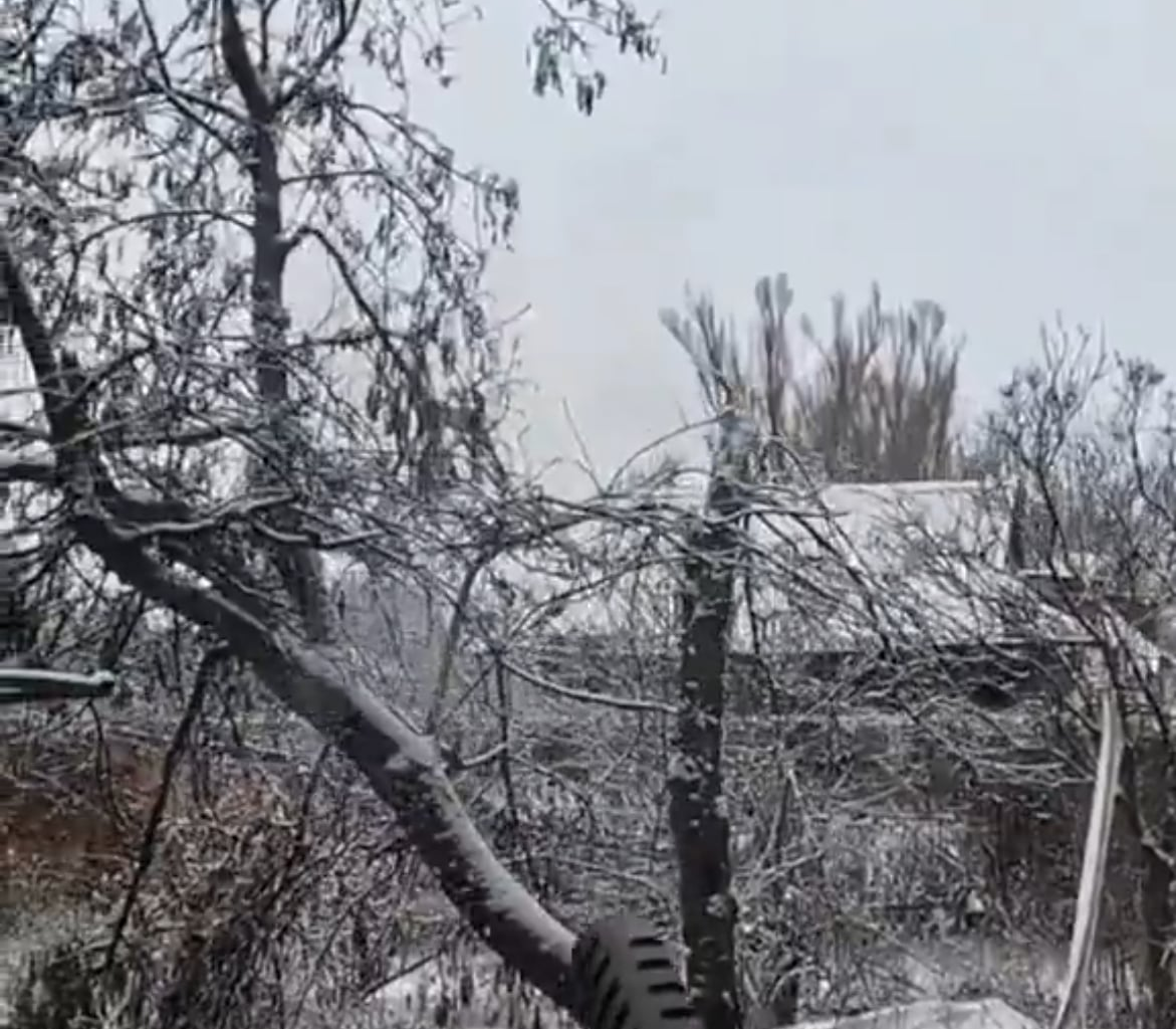 Volunteer Denis Christophe "Holländer" shot down an attacking Russian FPV drone while evacuating Ukrainian civilians on the eastern front. Published 21.12.2025