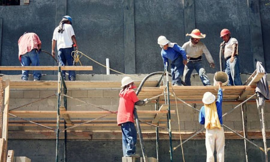 Worker shortages fuel calls to employ asylum seekers in the construction sector, KNEWS