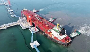 Chinese "teapots" snap up Russian crude at deepest discounts of 2025