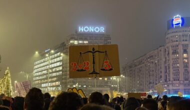 Acum în piața Victoriei