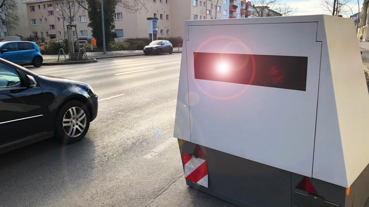 Blitzer in Deutschland blitzt ab 0 km/h – was hat es damit auf sich?