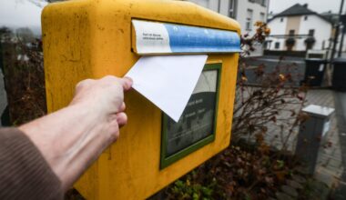There are currently almost 1,100 Post Luxembourg letterboxes dotted around the Grand Duchy, despite a decline in the numbers of letter being sent