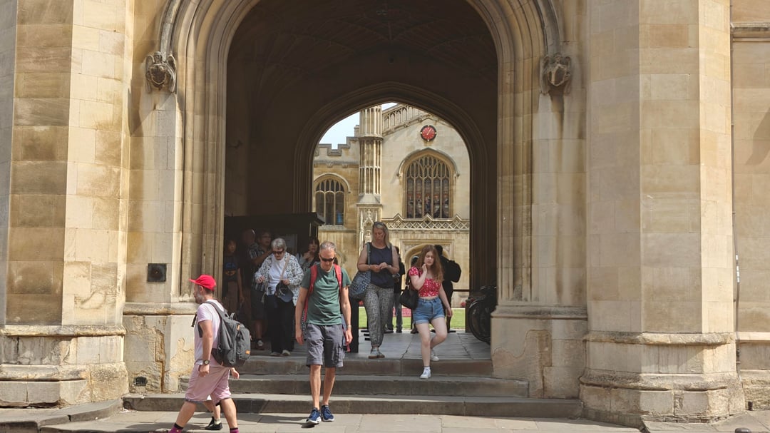 [OC] A walk on the streets of Cambridge, United Kingdom