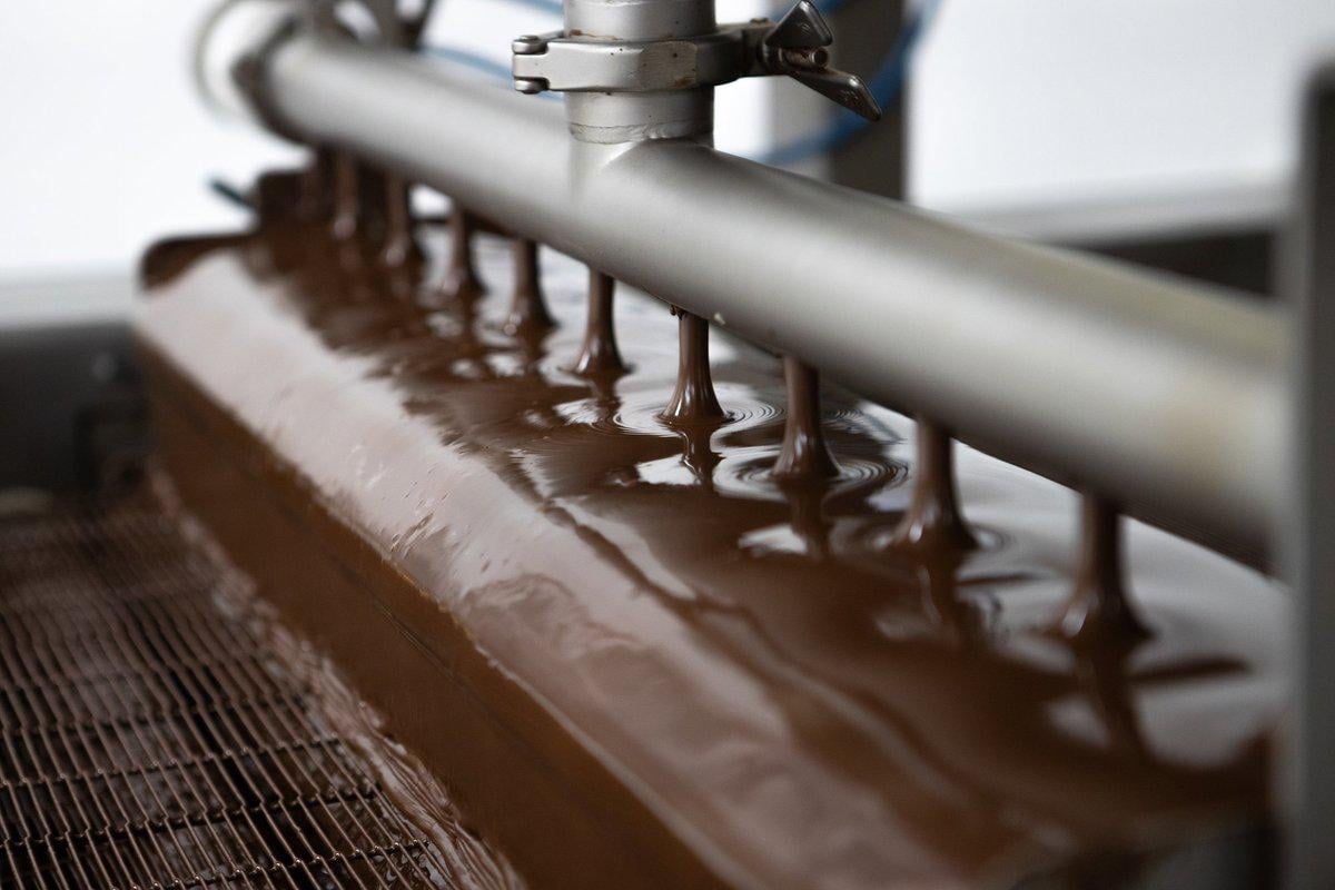 Kakao hinnad langevad hoogsalt. Miks šokolaad ei suuda selle tempoga sammu pidada?