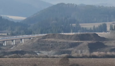 Kolóna k tunelu Višňové