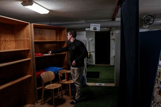 Filip Ekström hade ingen koppling till Biskopsgården när han fick jobbet. ”Han som anställde mig sa långt senare att han tänkte: Antingen är han nazist eller precis det de behöver”, säger han och skrattar.