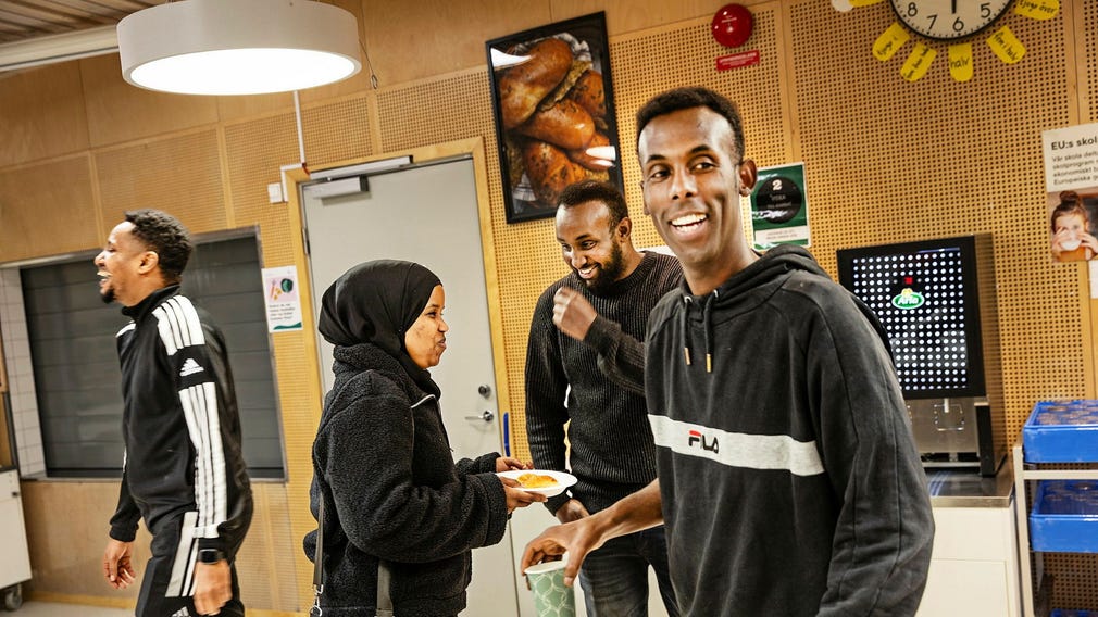 Gair Hussein Daud är en av de ansvariga för en pappagrupp som ordnar aktiviteter för barn. ”Pappor träffas för att prata om barnen, vi ringer om det är ett föräldramöte.”