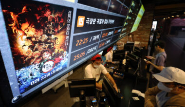 As “ Demon Slayer: Kimetsu no Yaiba Infinity Castle” continues its strong run and approaches 4 million admissions, moviegoers buy tickets at a theater in Seoul on Sept. 8. [NEWS1]
