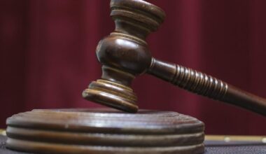 Profesor de drept despre suspendarea ședinței CCR: „Neprezentarea în deliberare, echivalentă cu autodemisia. Cei patru nu mai pot vota”