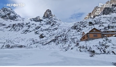 Známe pleso vo Vysokých Tatrách sa teší veľkej popularite. Tieto zábery ukážu, prečo ľudí tak láka - Regióny - Správy