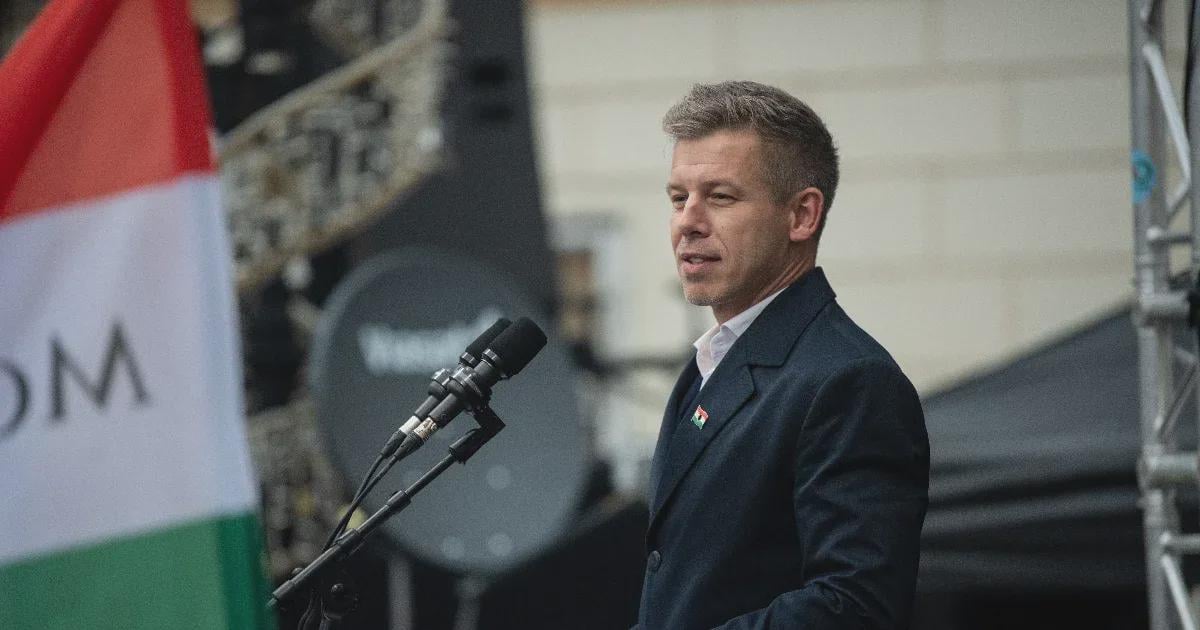 Magyar Péter: Egyre többen jelentkeznek nálunk a belső körökből és NER-es cégektől atombombának nevezhető információkkal