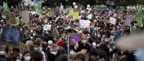 A moonshot in retreat – Economy and ecology