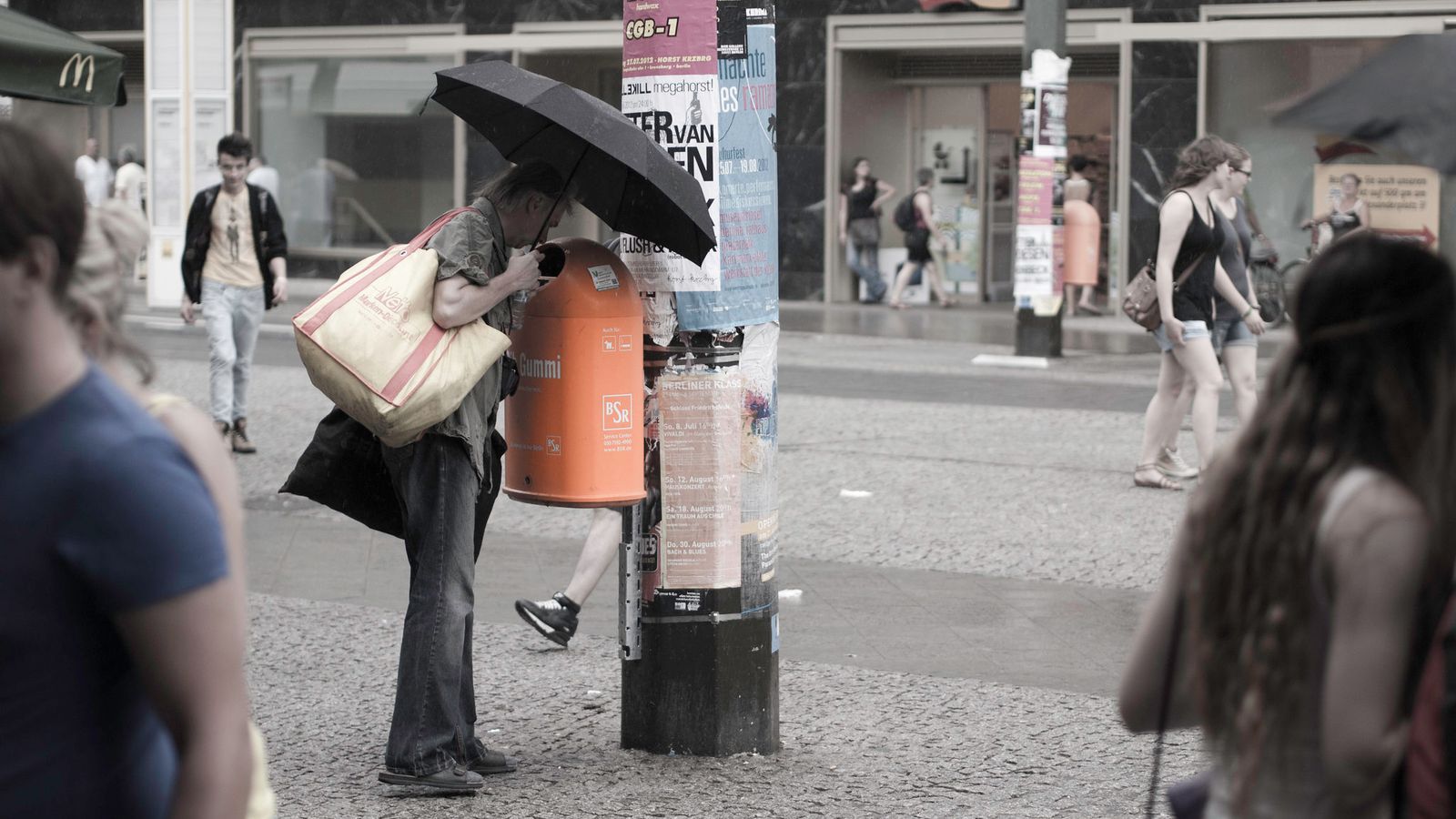 German government abolishes basic welfare support