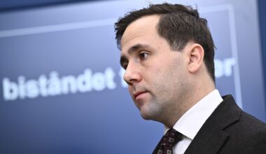 Sverige ska ge mindre pengar i bistånd - Radio Sweden på lätt svenska