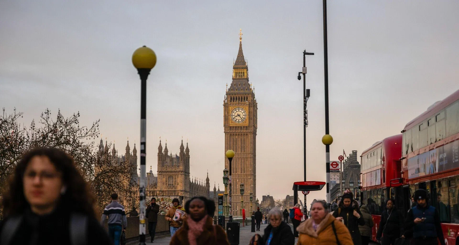 ‘We are ghosts’: Britain’s migrant workers who work the graveyard shift