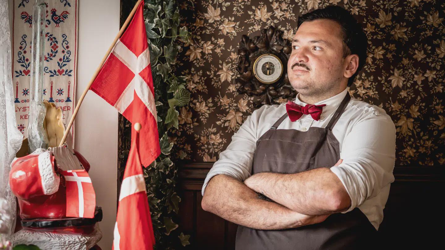 Umut Sakarya raser: 'Det her drikkepenge-cirkus er blevet vanvittigt'