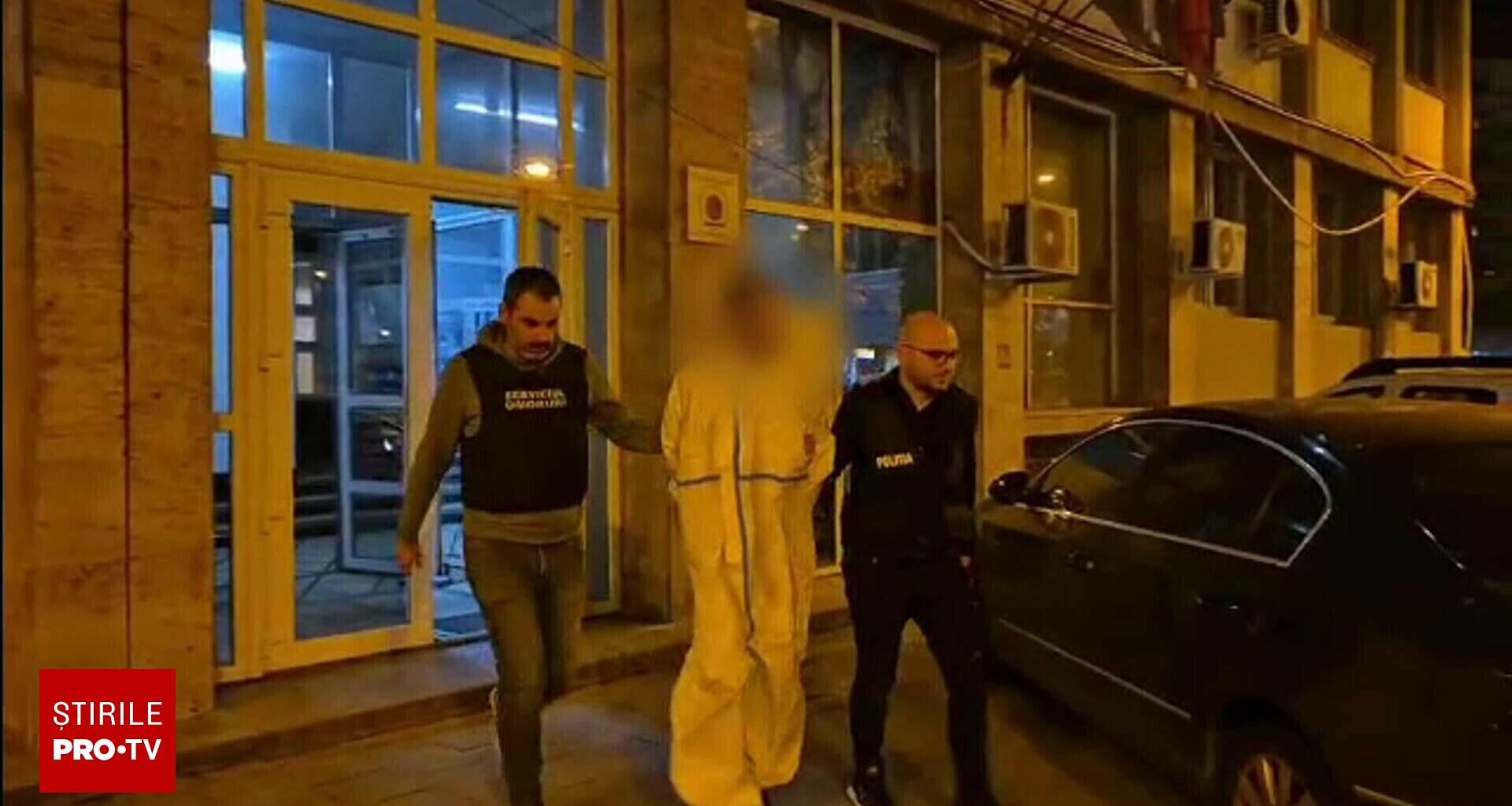 Un tânăr din București și-a ucis tatăl cu patru cuțite după ce l-ar fi întrerupt în timpul unui joc pe calculator