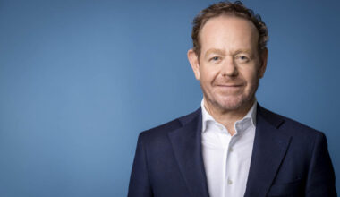 Dutch MPs in race against time to pass stricter asylum laws