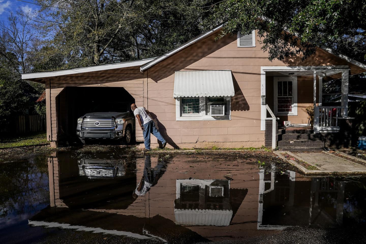 Rebuking a Trump climate report, study shows U.S. sea-level rise is accelerating | “It’s not politics. That’s what the data say,” said the study’s author, who examined 70 tide gauges around the country.