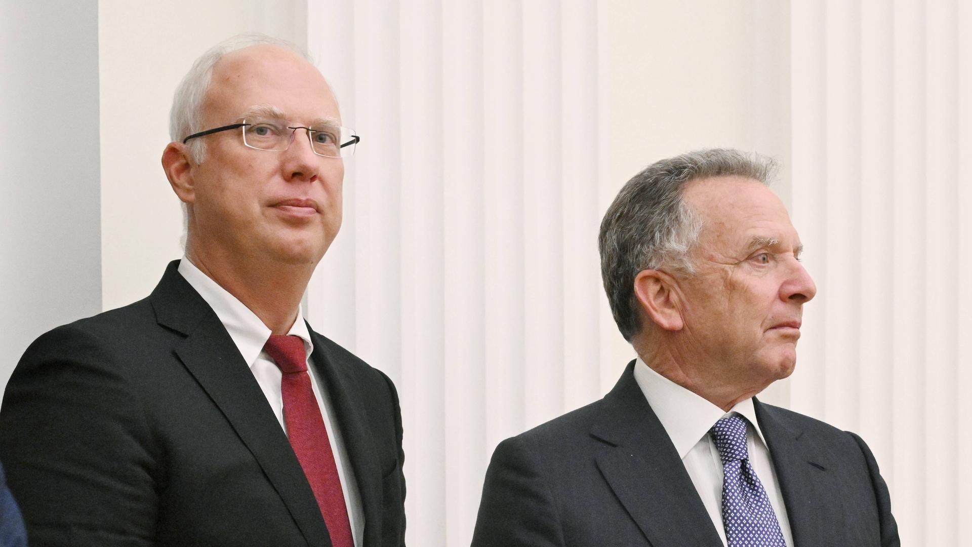 Kirill Dmitrijew und Steve Witkoff stehen nebeneinander