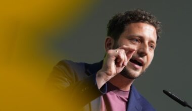 Felix Banaszak: Grünen-Chef kritisiert EU-Asyl-Verschärfung – „In Europa gibt es keine Brandmauer mehr“