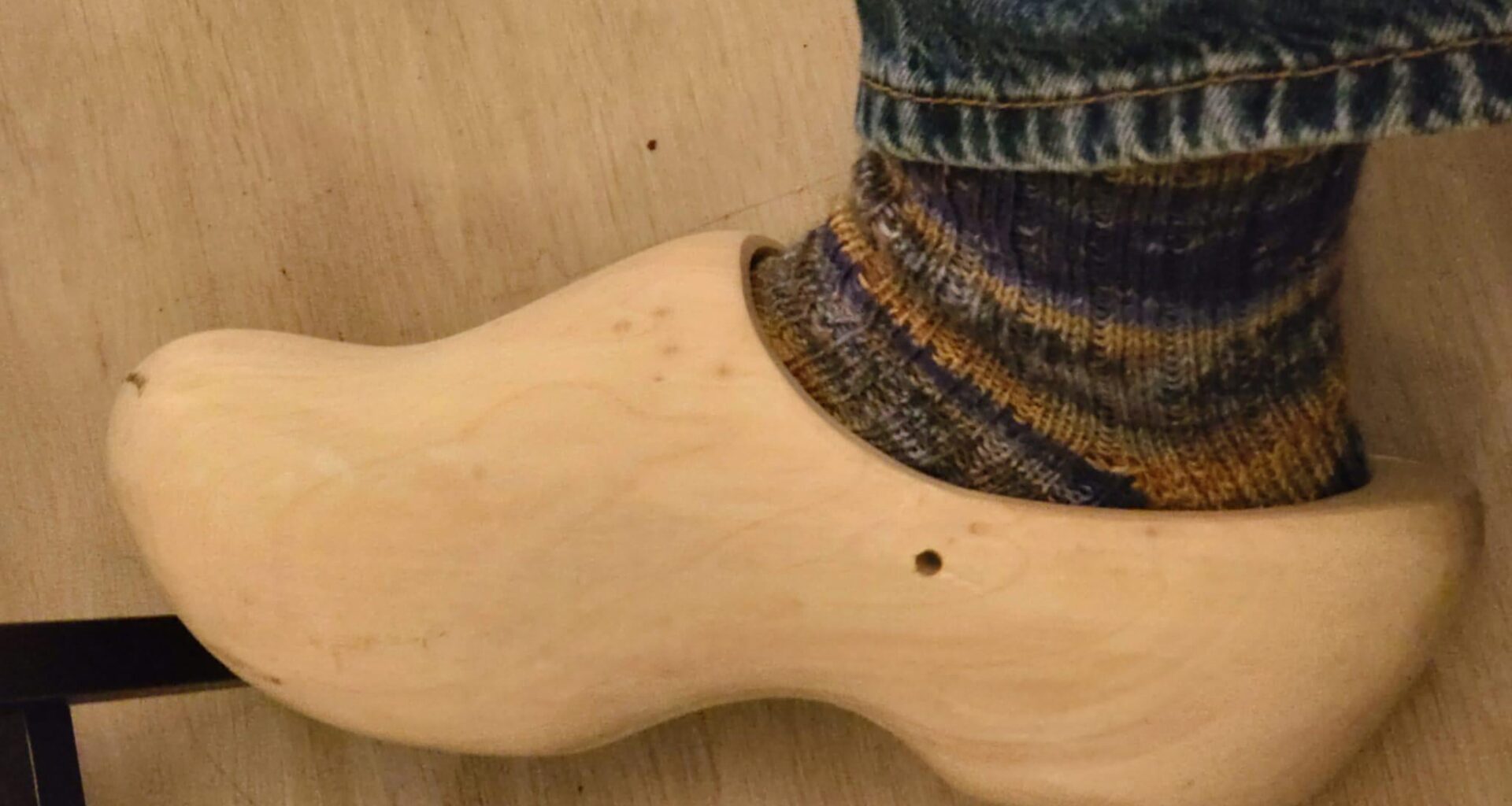 Cultureel erfgoed voor Sinterklaas gekregen! Zijn er nog meer mensen die nog houten schoeisel hebben/dragen?