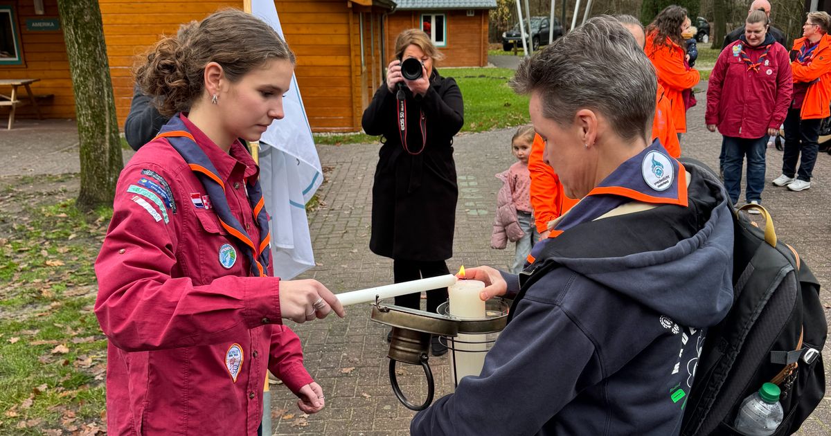 Limburgse scouts brengen voor twintigste keer vredeslicht naar Nederland