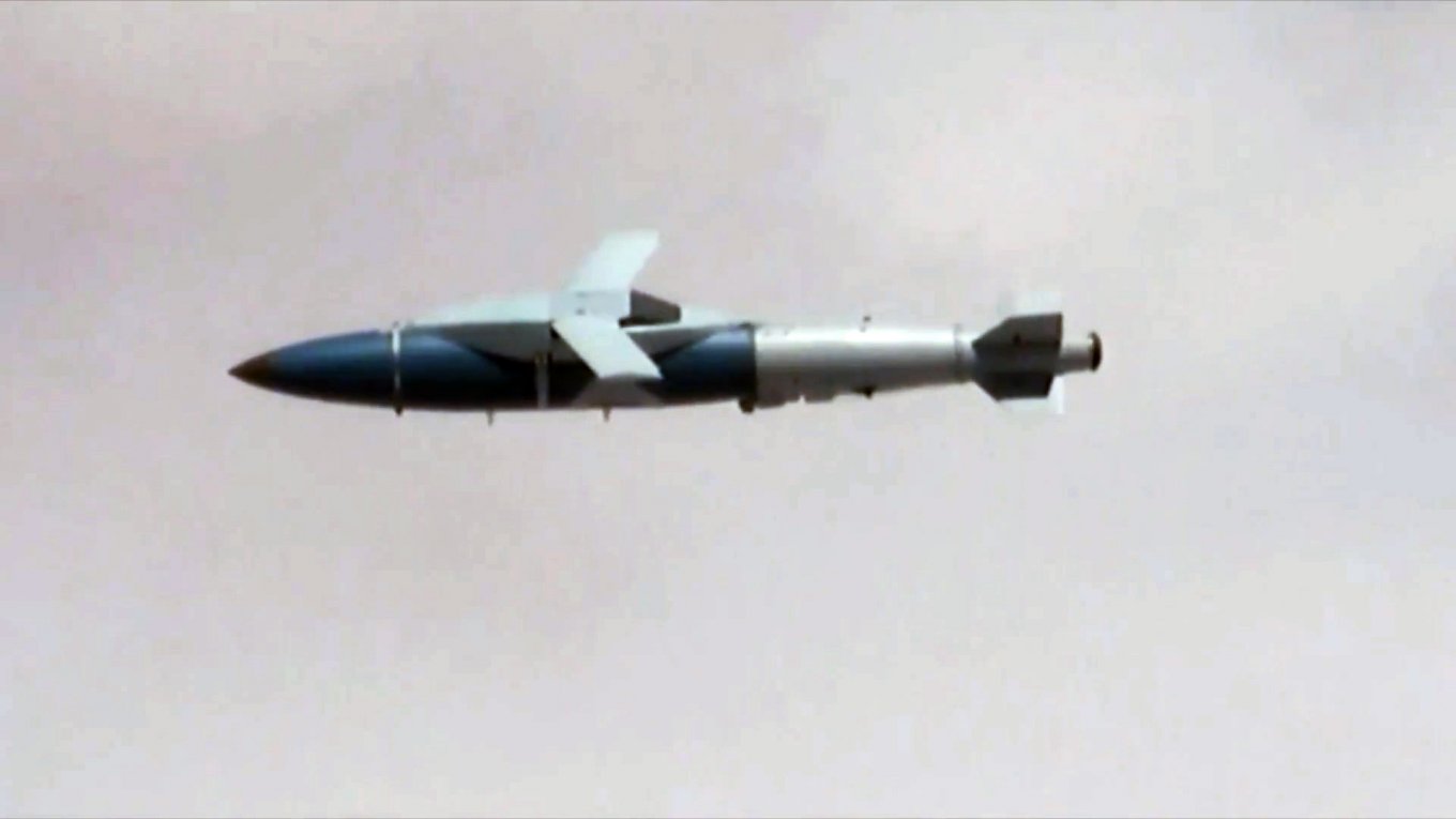 Turkey Unveils New Version of KGK-84 Aerial Bomb Guidance Kit Appears to Be Better Than JDAM-ER, American JDAM-ER in flight