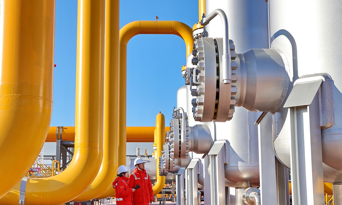 Staff members from PipeChina conduct a daily inspection of the China-Russia east-route natural gas pipeline in Qinhuangdao, North China
