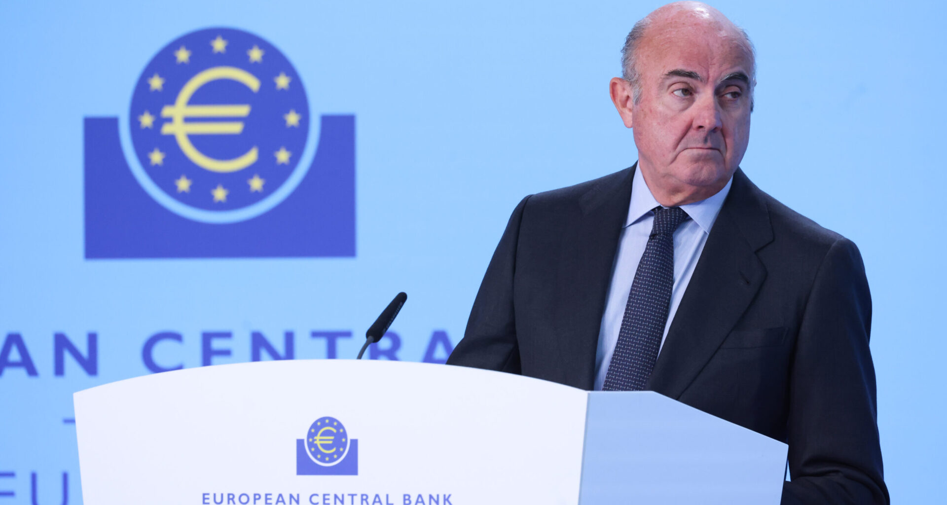 European Central Bank’s Guindos Says Financial-Stability Risks Remain Elevated